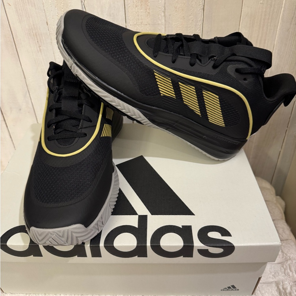 Adidas On the Game 3.0 Sneakers Men’s Size 12 Black Yellow NIB